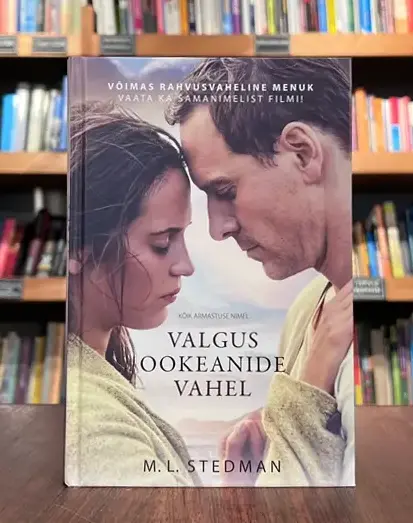 Valgus ookeanide vahel